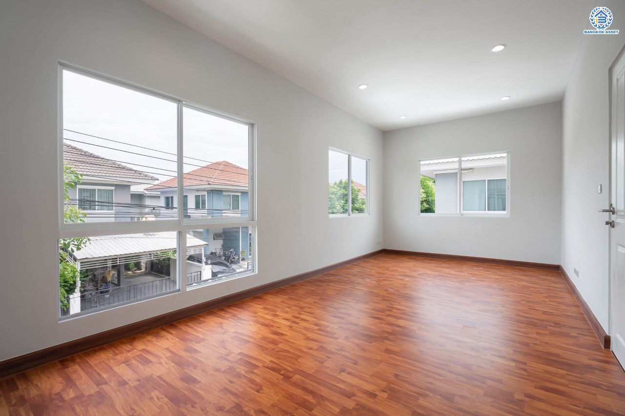 บ้านมือสองตกแต่งใหม่ แบรนด์ Property Perfect ม.เพอร์เฟคพาร์ค บางบัวทอง เนื้อที่ 36 ตร.ว. ฟังก์ชัน 3 ห้องนอน 2 ห้องน้ำ 2 ที่จอดรถ เติมเต็มทุกความต้องการ ใช้ชีวิตแบบใกล้ชิดธรรมชาติ บนทำเลเดินทางสะดวก เชื่อมต่อ ถ.กาญจนาภิเษก ใกล้ทางด่วน"ศรีรัช" และรถไฟฟ้าสายสีม่วง "สถานีคลองบางไผ่"